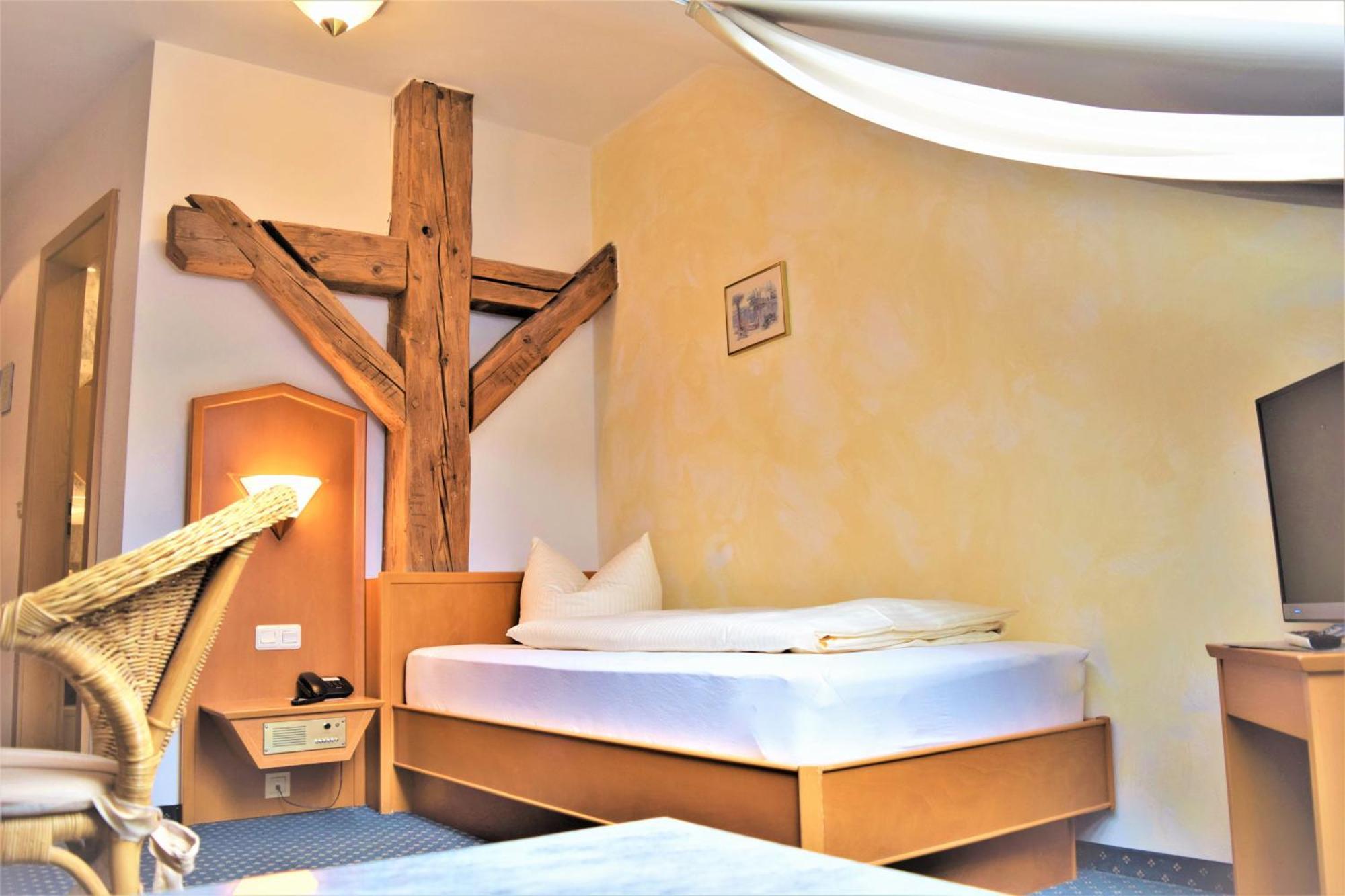 Hotel Zum Braeu Kinding Exterior photo